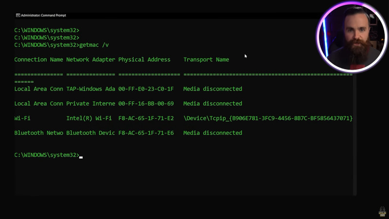 Bildschirmausgabe des Befehls "getmac" bestehend aus einer Liste von vier MAC-Adressen.