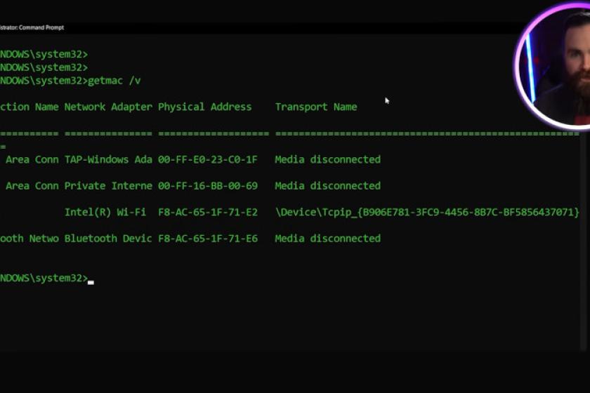 Bildschirmausgabe des Befehls "getmac" bestehend aus einer Liste von vier MAC-Adressen.
