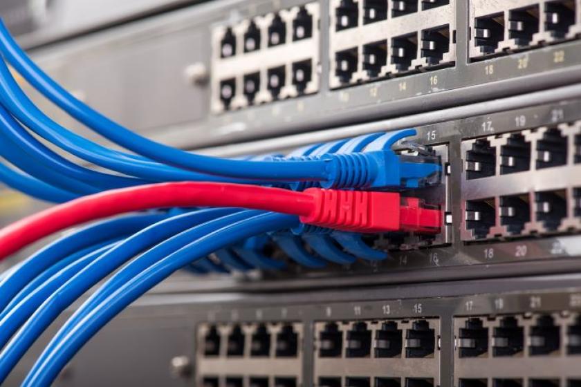 Die redundante Auslegung der Switches ist heute auch in mittelgroßen Unternehmen unverzichtbar Copyright: <a href='https://de.123rf.com/profile_wklzzz'>wklzzz</a>