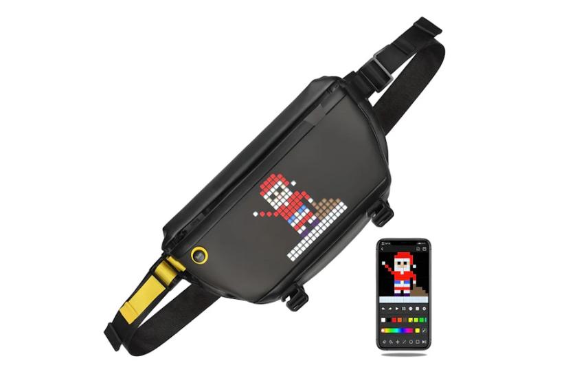 Mit der zugehörigen Handy-App lassen sich 16x16-Pixel-Grafiken an die Schultertasche schicken.