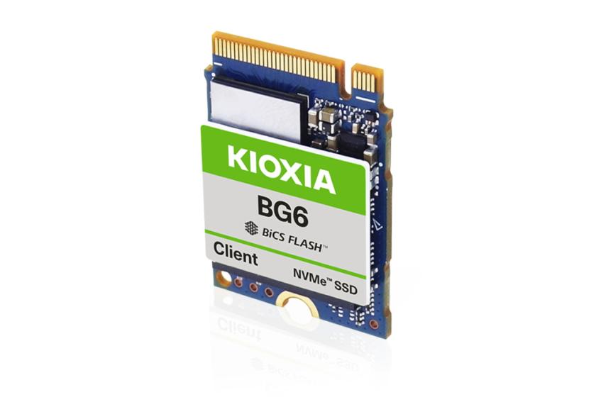 Die SSDs schaffen bis zu 6000 MByte/s sequenzielles Lesen und 5300 MByte/s sequenzielles Schreiben.