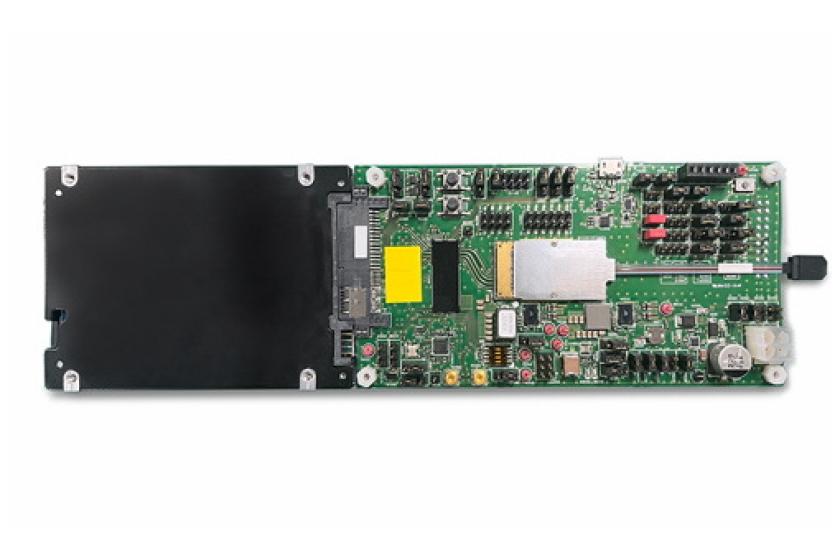 KIOXIA, AIO Core und Kyocera entwickeln optische Breitband-SSD. (Quelle: KIOXIA)