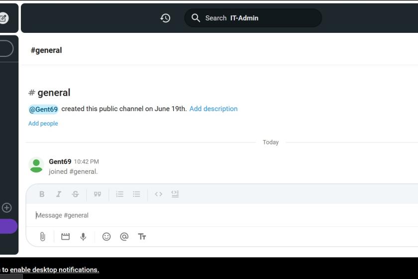 Der Online-Messenger Pumble erleichtert die Kommunikation im Team.