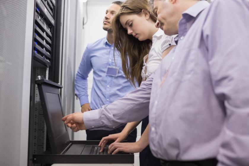 Ein Hoch auf die Helden der IT: Frohen SysAdminDay 2023!