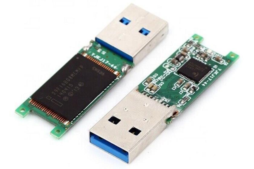 Der puristische USB-Stick eignet sich zum Austausch von vorhandenen Speicherboards, den Einbau in ein Gehäuse aus dem 3D-Drucker oder auch als Datenträger ohne Gehäuse.