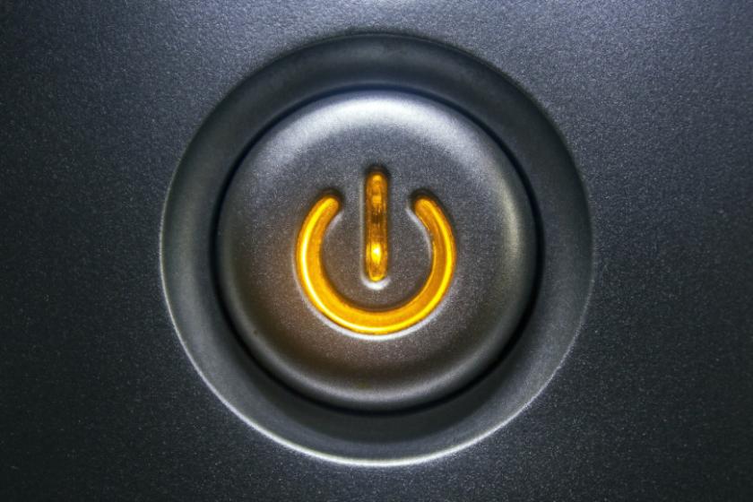 Mit einem PowerShell-Befehl schalten Sie Hyper-V-VMs sicher ab.