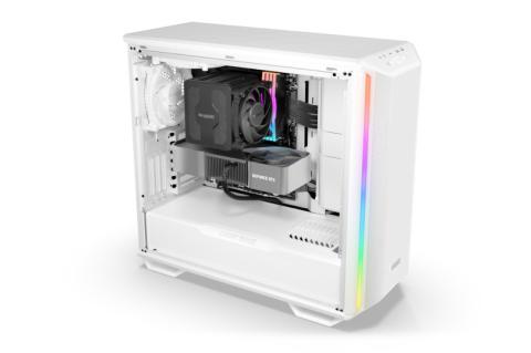 Das Gehäuse "Dark Base 701 White" verbessert den Luftdurchsatz durch vollständig perforierte Mesh-Panels und bietet Platz für zusätzliche Lüfter oder Wasserkühlungssysteme.