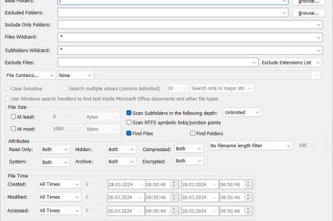 Das Programmfenster von SearchMyFiles ist reicht an Suchoptionen und -parametern.
