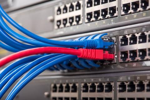 Die redundante Auslegung der Switches ist heute auch in mittelgroßen Unternehmen unverzichtbar Copyright: <a href='https://de.123rf.com/profile_wklzzz'>wklzzz</a>