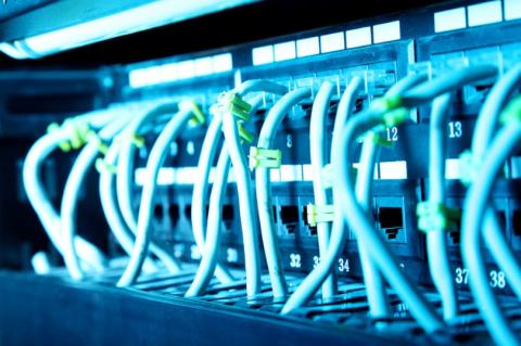 Zwei Größen im Netzwerkbereich fusionieren: HPE übernimmt Juniper Networks für 14 Milliarden Dollar. (Quelle: yupiramos - 123RF)