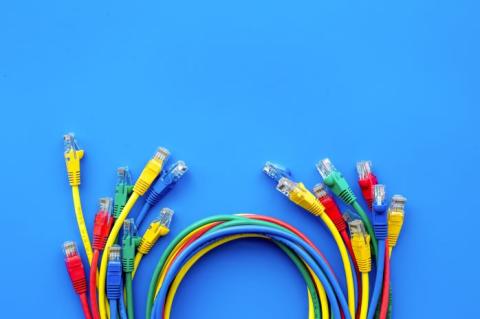 Der Befehl "Netstat" zeigt an, was auf welchen Ports im Netz lauscht Copyright: <a href='https://de.123rf.com/profile_9dreamstudio'>9dreamstudio</a>