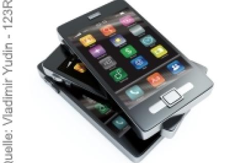 In Zeiten der EU-DSGVO gilt es auch die Daten auf Mitarbeiter-Smartphones unter Kontrolle zu halten. Ein EMM kann hierbei helfen.