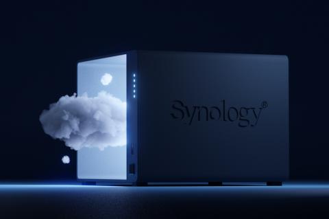 Synology Server aus dem eine Wolke schwebt