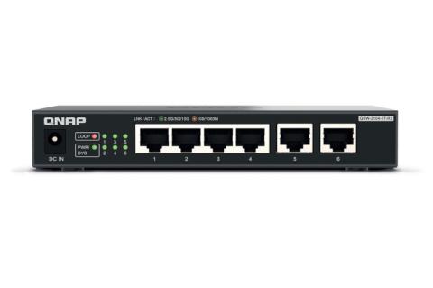 Der QSW-2104-2T-R2 kombiniert vier 2,5-GbE- mit zwei 10-GbE-Ports und unterstützt damit verschiedene Übertragungsgeschwindigkeiten nach dem NBASET-Standard.
