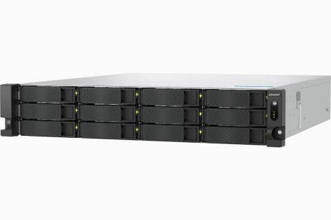 Mit zwei Höheneinheiten bietet das Modell TS-h1277AXU-RP zwölf Laufwerkseinschübe.