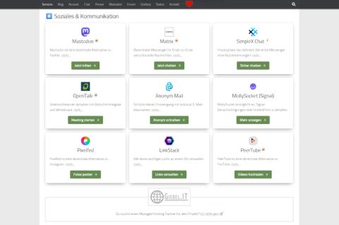 Darstellung der Webseite von adminforge.de mit einer Übersicht an verfügbaren Online-Tools in Form von Kacheln.